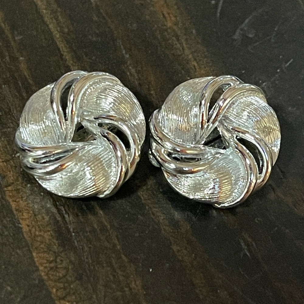Vintage Lisner Silver Tone Twisted Button Non-Pierced Clip On Earrings